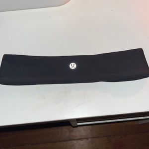 A black Lululemon headband